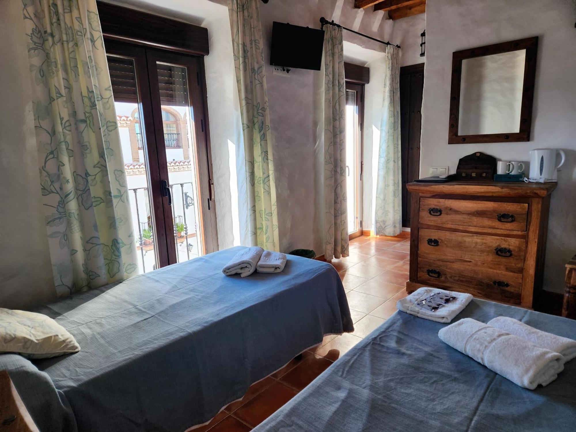 Posada La Plaza Otel Canillas de Albaida Dış mekan fotoğraf